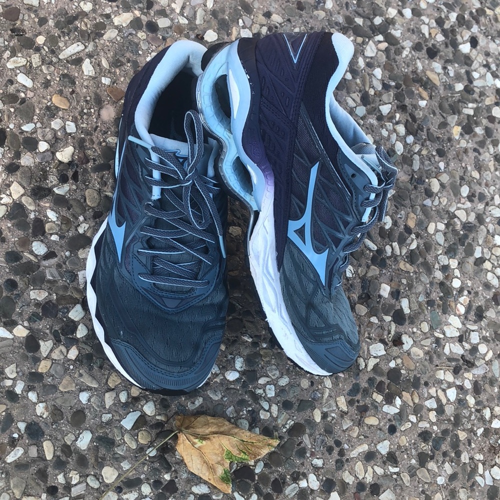 Women’s Wave Creation 20 running shoes
